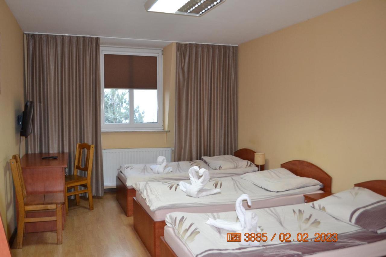 Hotel I Restauracja Jaskolka Alojzow Exteriör bild