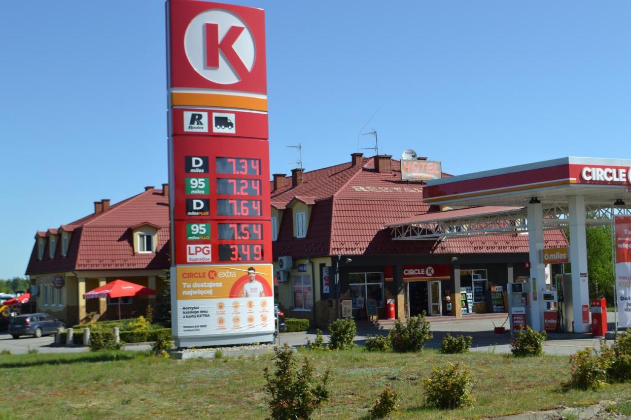 Hotel I Restauracja Jaskolka Alojzow Exteriör bild